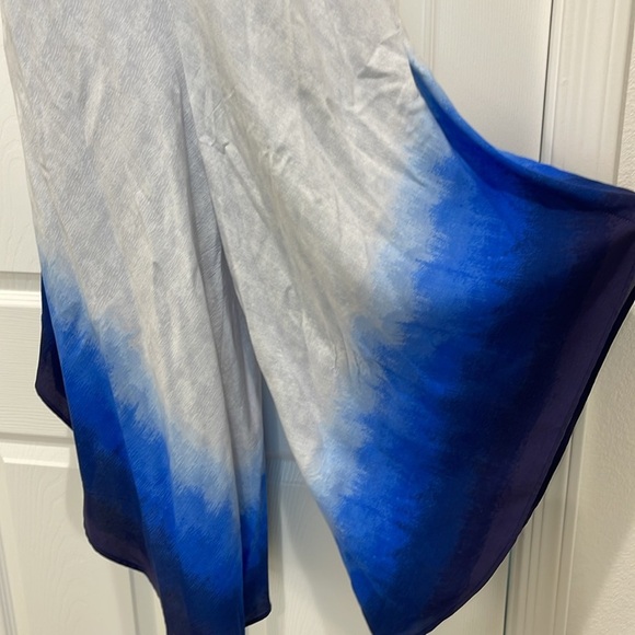 Sam and Jess Blue Gray Romper Flowy Leg Size Medium M Rayon - Picture 4 of 11